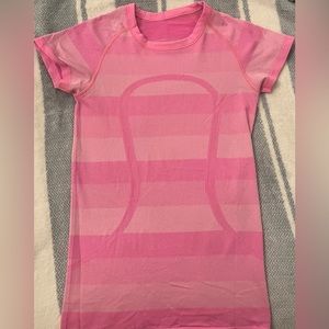 Vintage lululemon hot pink top